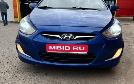 Hyundai Solaris II рестайлинг, 2011 год, 555 000 рублей, 2 фотография