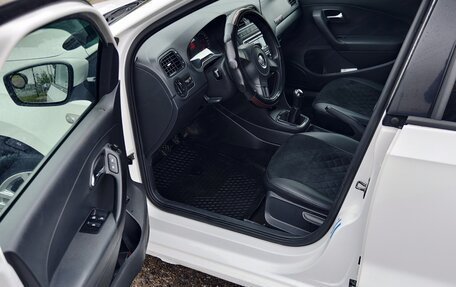 Volkswagen Polo VI (EU Market), 2012 год, 850 000 рублей, 2 фотография