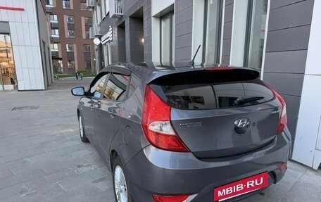 Hyundai Solaris II рестайлинг, 2012 год, 1 000 000 рублей, 13 фотография