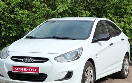 Hyundai Solaris II рестайлинг, 2013 год, 950 000 рублей, 1 фотография