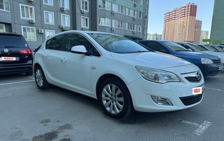 Opel Astra J, 2011 год, 770 000 рублей, 3 фотография