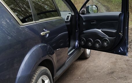 Mitsubishi Outlander III рестайлинг 3, 2008 год, 870 000 рублей, 4 фотография