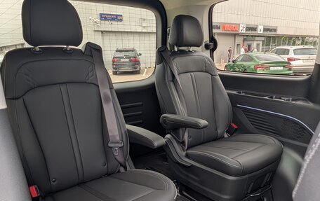 Hyundai Staria, 2024 год, 6 500 000 рублей, 18 фотография