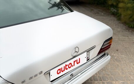 Mercedes-Benz E-Класс, 1993 год, 250 000 рублей, 3 фотография