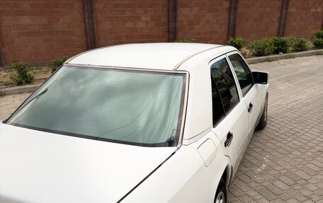 Mercedes-Benz E-Класс, 1993 год, 250 000 рублей, 5 фотография