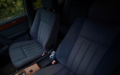 Mercedes-Benz E-Класс, 1993 год, 250 000 рублей, 9 фотография