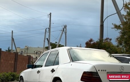 Mercedes-Benz E-Класс, 1993 год, 250 000 рублей, 6 фотография