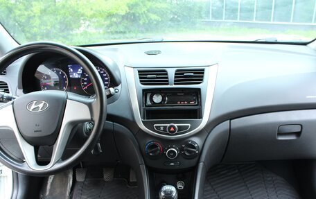Hyundai Solaris II рестайлинг, 2013 год, 950 000 рублей, 10 фотография
