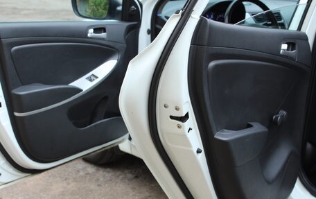 Hyundai Solaris II рестайлинг, 2013 год, 950 000 рублей, 15 фотография