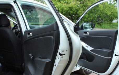 Hyundai Solaris II рестайлинг, 2013 год, 950 000 рублей, 16 фотография