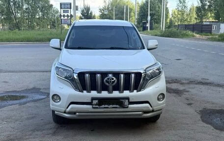 Toyota Land Cruiser Prado 150 рестайлинг 2, 2014 год, 2 970 000 рублей, 5 фотография