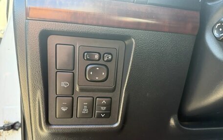 Toyota Land Cruiser Prado 150 рестайлинг 2, 2014 год, 2 970 000 рублей, 8 фотография