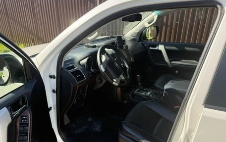 Toyota Land Cruiser Prado 150 рестайлинг 2, 2014 год, 2 970 000 рублей, 19 фотография