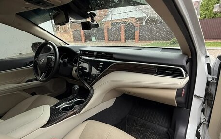 Toyota Camry, 2019 год, 4 300 000 рублей, 6 фотография