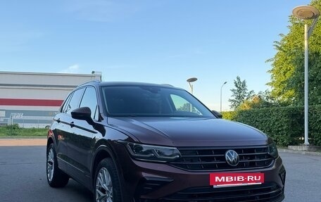 Volkswagen Tiguan II, 2021 год, 3 930 000 рублей, 2 фотография