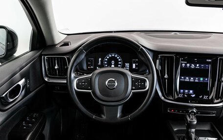 Volvo V60 II, 2018 год, 2 299 000 рублей, 14 фотография