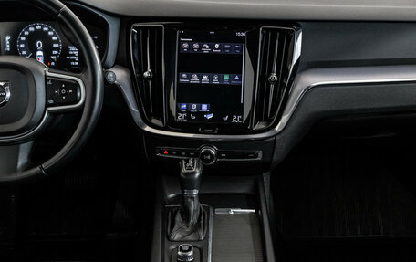 Volvo V60 II, 2018 год, 2 299 000 рублей, 16 фотография