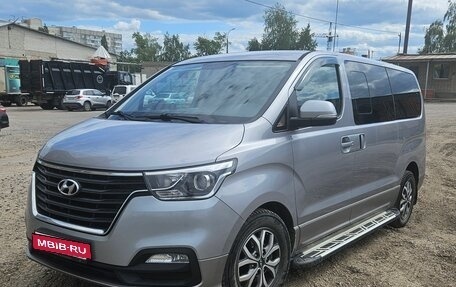 Hyundai H-1 II рестайлинг, 2018 год, 3 550 000 рублей, 1 фотография