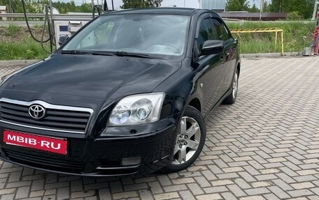 Toyota Avensis III рестайлинг, 2004 год, 520 000 рублей, 1 фотография