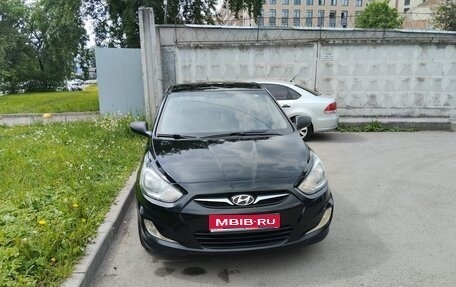Hyundai Solaris II рестайлинг, 2012 год, 650 000 рублей, 1 фотография
