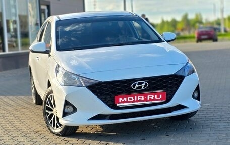 Hyundai Solaris II рестайлинг, 2021 год, 1 650 000 рублей, 1 фотография