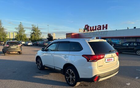 Mitsubishi Outlander III рестайлинг 3, 2018 год, 1 990 000 рублей, 6 фотография