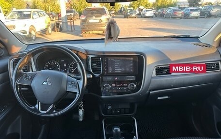 Mitsubishi Outlander III рестайлинг 3, 2018 год, 1 990 000 рублей, 9 фотография