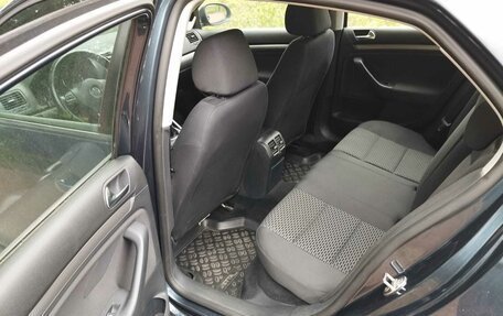 Volkswagen Jetta VI, 2010 год, 470 000 рублей, 11 фотография