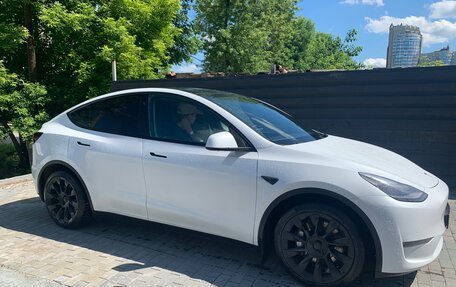 Tesla Model Y I, 2021 год, 4 100 000 рублей, 3 фотография