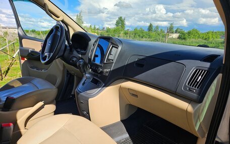 Hyundai H-1 II рестайлинг, 2018 год, 3 550 000 рублей, 7 фотография