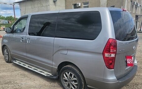 Hyundai H-1 II рестайлинг, 2018 год, 3 550 000 рублей, 3 фотография