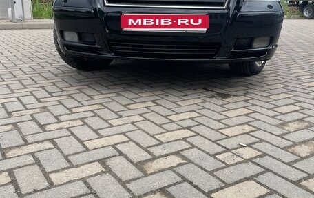 Toyota Avensis III рестайлинг, 2004 год, 520 000 рублей, 3 фотография