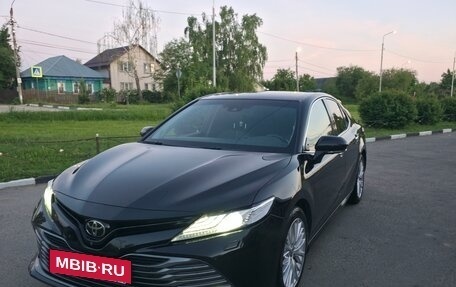 Toyota Camry, 2020 год, 3 950 000 рублей, 4 фотография