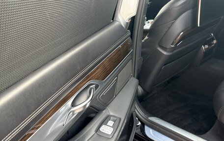 BMW 7 серия, 2017 год, 3 172 400 рублей, 31 фотография