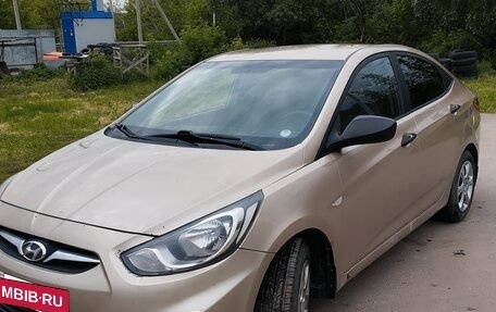 Hyundai Solaris II рестайлинг, 2011 год, 550 000 рублей, 2 фотография