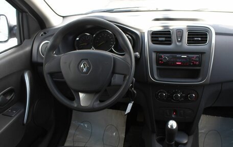 Renault Logan II, 2015 год, 650 000 рублей, 16 фотография
