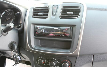 Renault Logan II, 2015 год, 650 000 рублей, 17 фотография