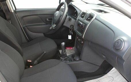Renault Logan II, 2015 год, 650 000 рублей, 12 фотография