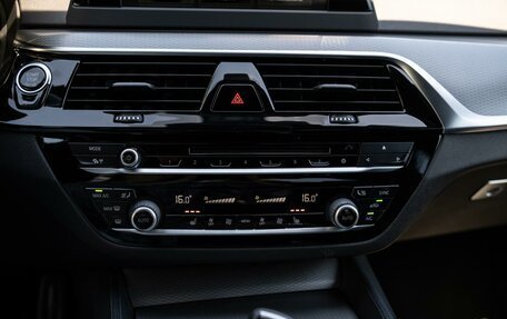 BMW 5 серия, 2018 год, 3 650 000 рублей, 18 фотография