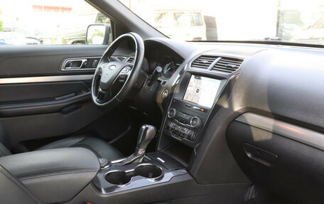 Ford Explorer VI, 2018 год, 3 377 000 рублей, 10 фотография