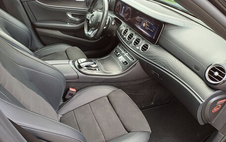 Mercedes-Benz E-Класс, 2018 год, 2 650 000 рублей, 13 фотография
