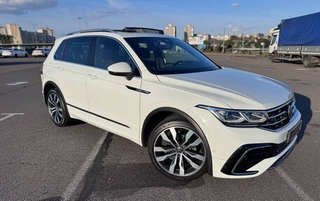 Volkswagen Tiguan II, 2021 год, 2 800 000 рублей, 3 фотография