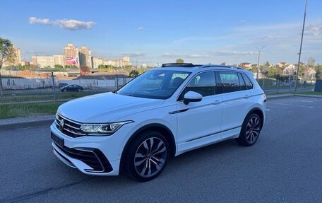 Volkswagen Tiguan II, 2021 год, 2 800 000 рублей, 9 фотография