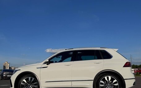Volkswagen Tiguan II, 2021 год, 2 800 000 рублей, 24 фотография