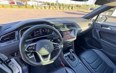 Volkswagen Tiguan II, 2021 год, 2 800 000 рублей, 30 фотография