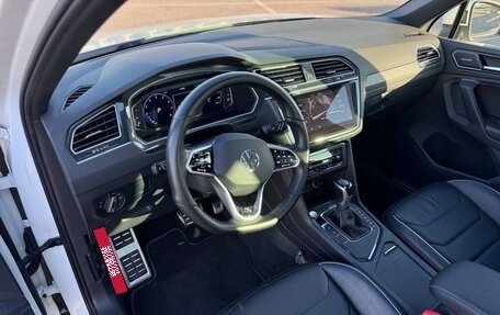 Volkswagen Tiguan II, 2021 год, 2 800 000 рублей, 29 фотография
