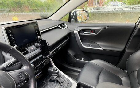 Toyota RAV4, 2020 год, 2 900 000 рублей, 4 фотография