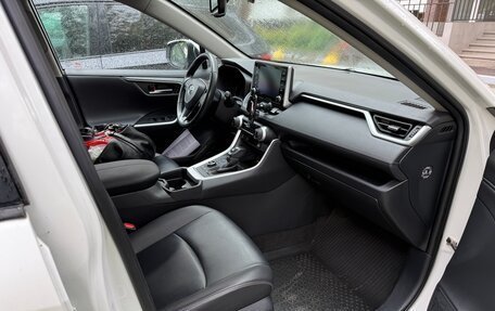 Toyota RAV4, 2020 год, 2 900 000 рублей, 6 фотография