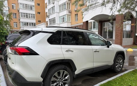 Toyota RAV4, 2020 год, 2 900 000 рублей, 7 фотография
