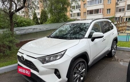 Toyota RAV4, 2020 год, 2 900 000 рублей, 2 фотография